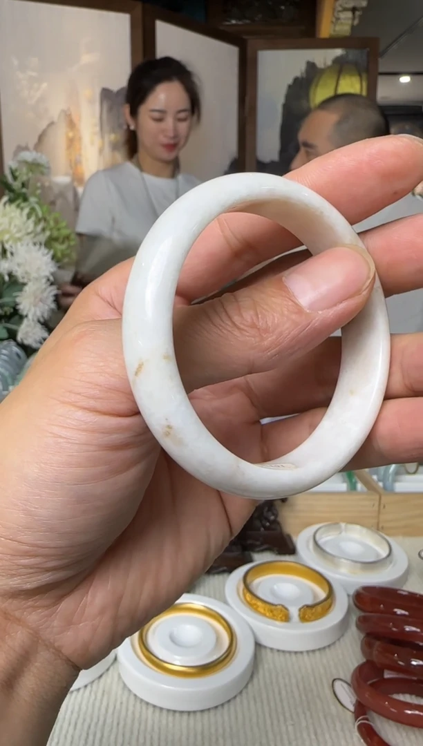 翡翠手镯未镶嵌手镯56