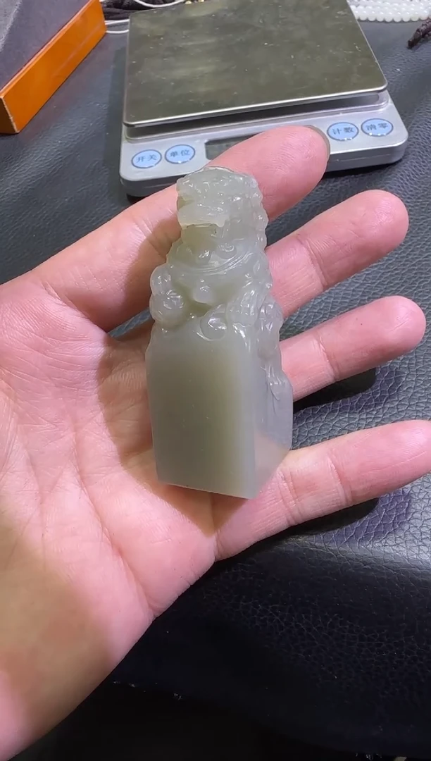 颈饰未镶嵌和田玉青白玉狮子印章（产地直发）