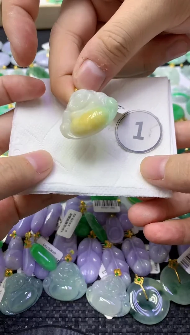 颈饰未镶嵌翡翠天然缅甸翡翠A货