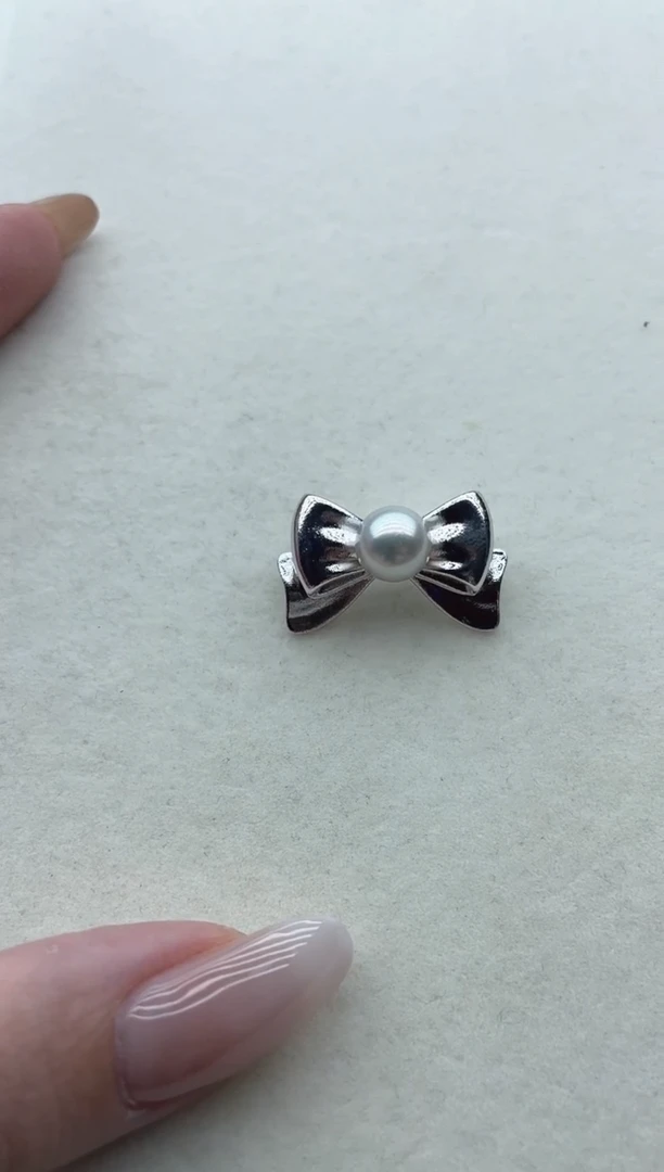 未镶嵌海水珍珠胸针69