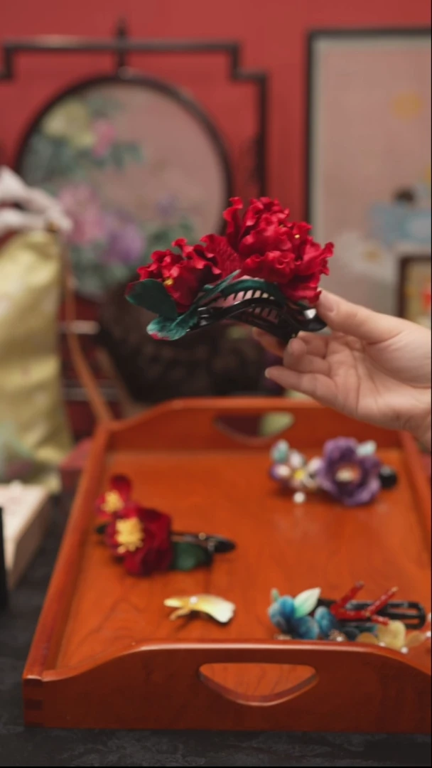 刺绣锡****n非遗绒花手工饰品