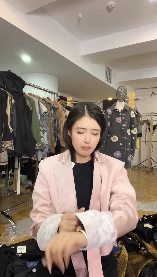 2XL码    125-135斤  西装外套