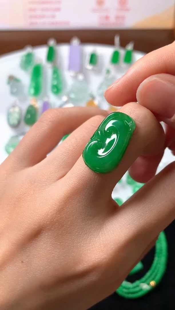 未镶嵌定制翡翠裸石（定制镶嵌）