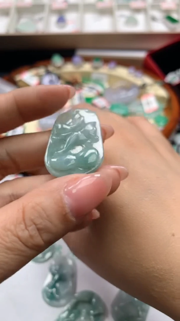 【闪购商品】翡翠吊坠(不含链)未镶嵌吊坠