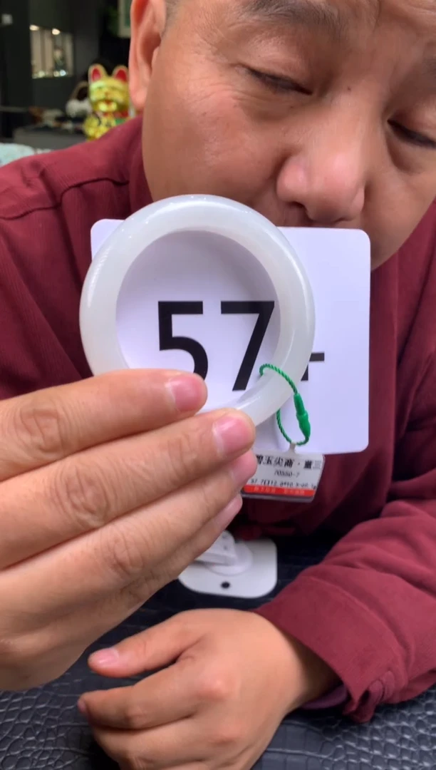 【闪购商品】和田玉白玉手镯未镶嵌一个