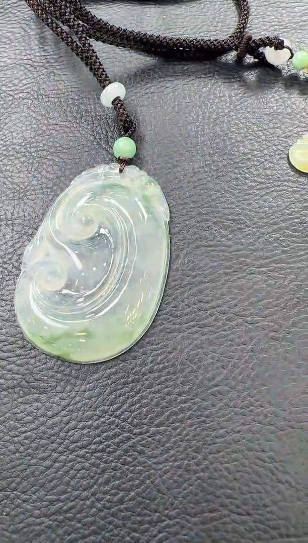 翡翠挂件未镶嵌如意