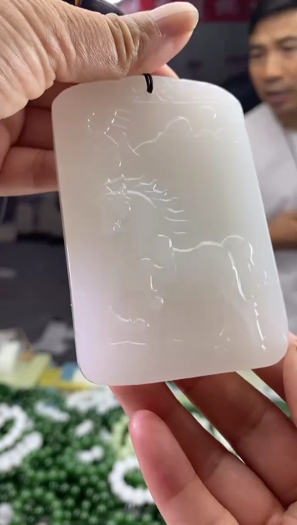 天然玉石未镶嵌颈饰马