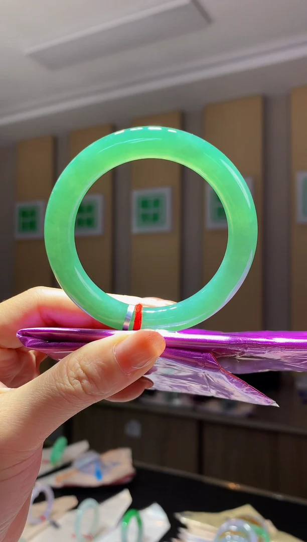 未镶嵌手镯翡翠- C210圈口52.7