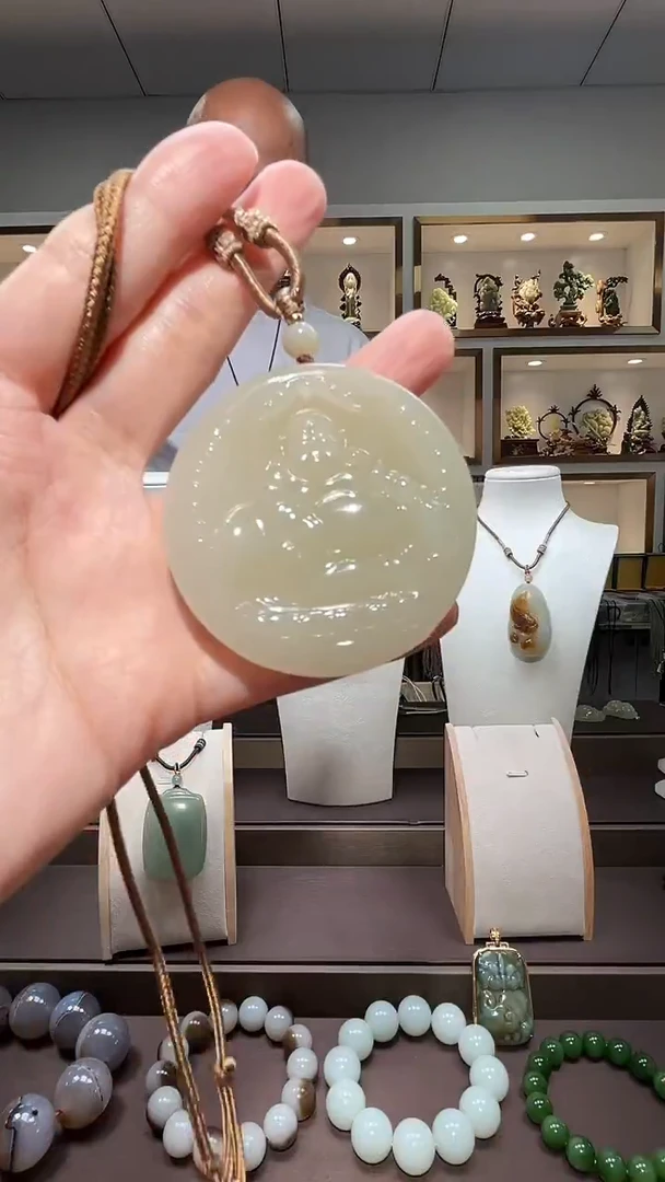 和田玉未镶嵌颈饰苏