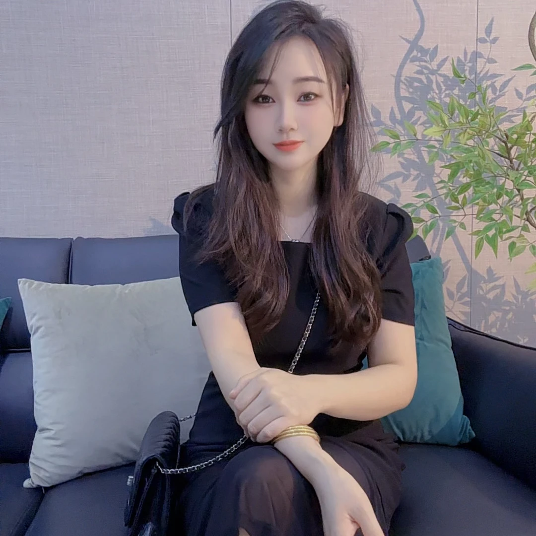 丹丹精选--2578新款方领压褶短袖百搭时尚气质连衣裙