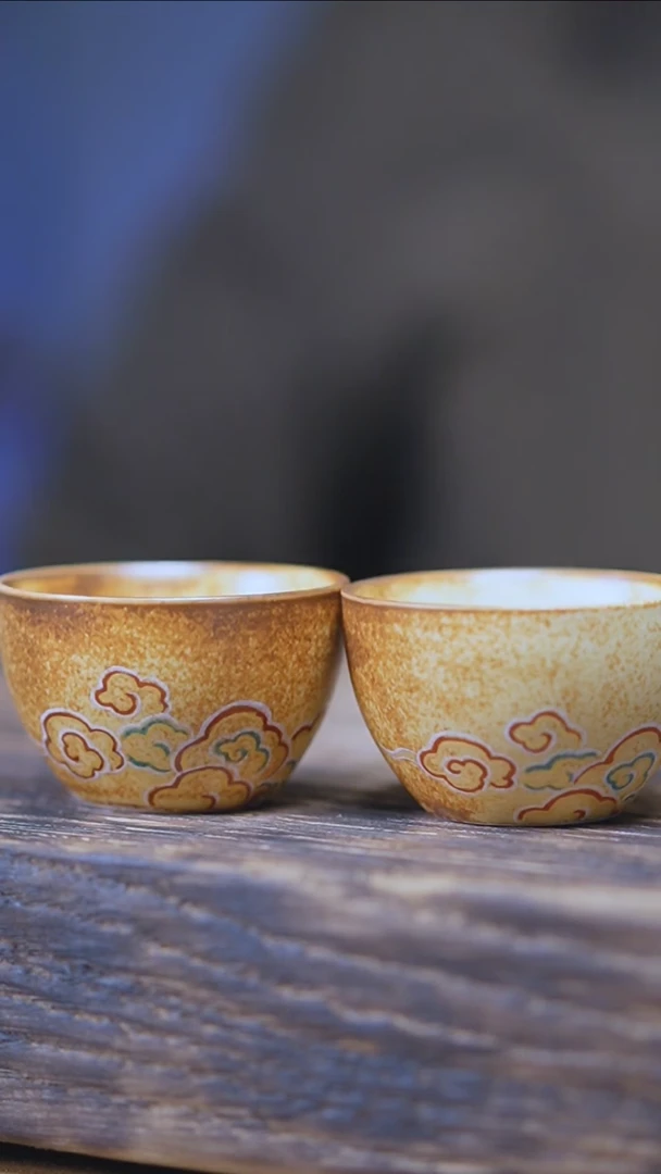 【闪购商品】景德镇手绘五彩祥云双杯