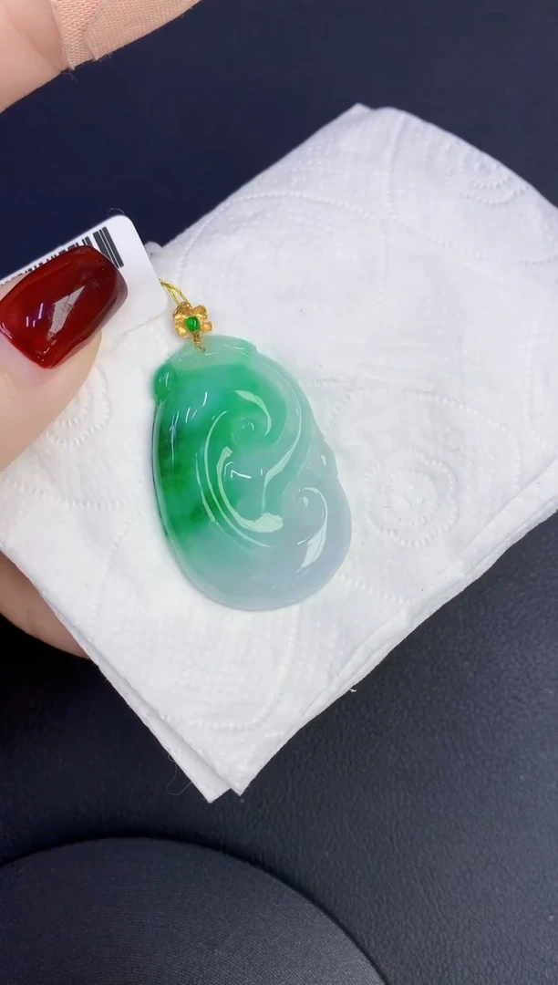 颈饰18K金镶嵌翡翠缅甸天然翡翠A货