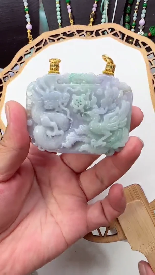 颈饰未镶嵌翡翠吊坠