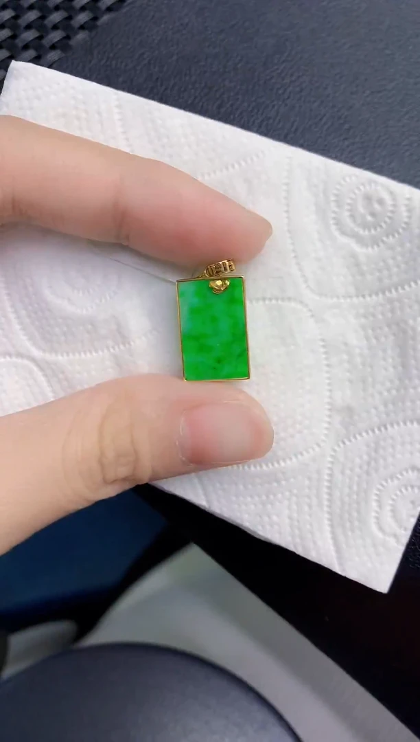 颈饰18K金镶嵌翡翠天然翡翠缅甸A货