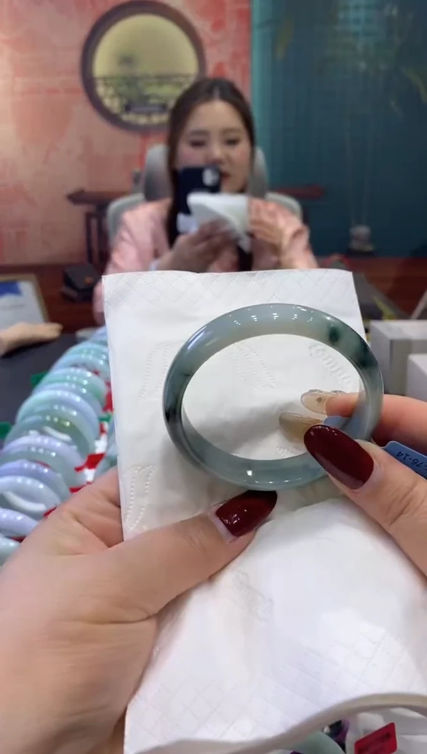 【闪购商品】翡翠手镯未镶嵌多人000115586