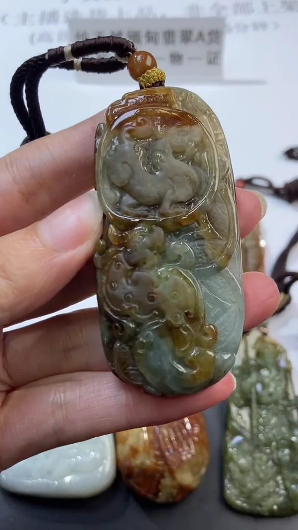 未镶嵌挂件翡翠372527      多人