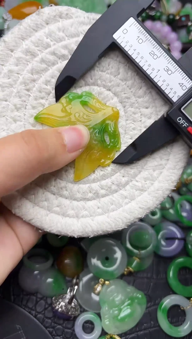 颈饰未镶嵌翡翠缅甸翡翠吊坠