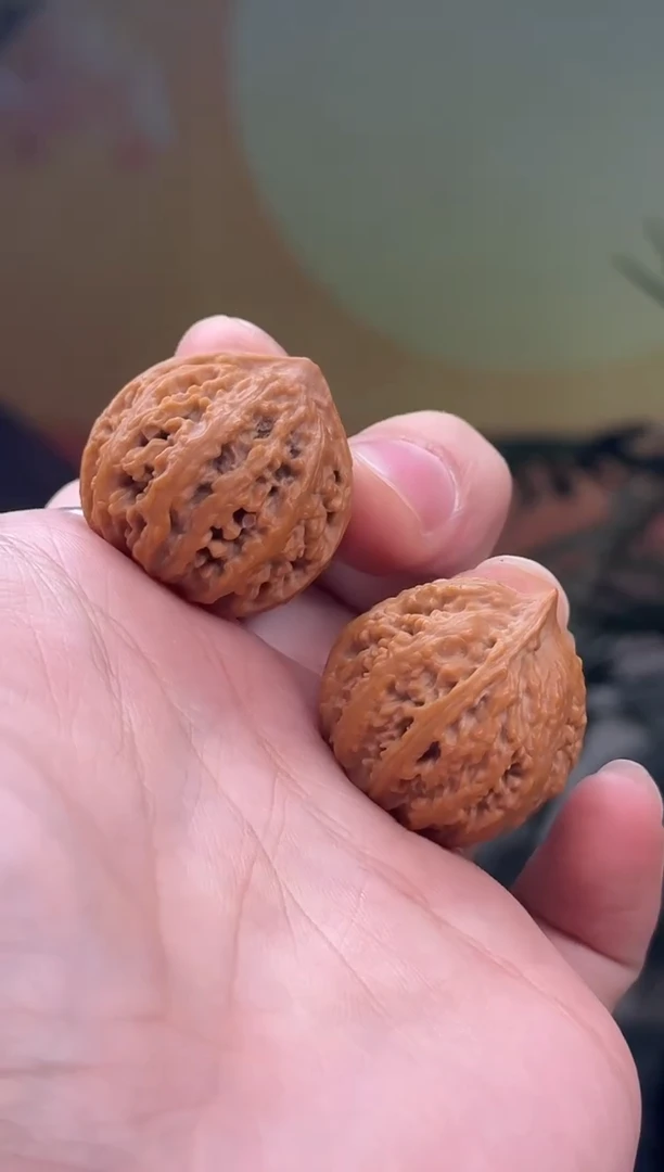 【闪购商品】文玩核桃吊坠小秋子一对（小手捻）