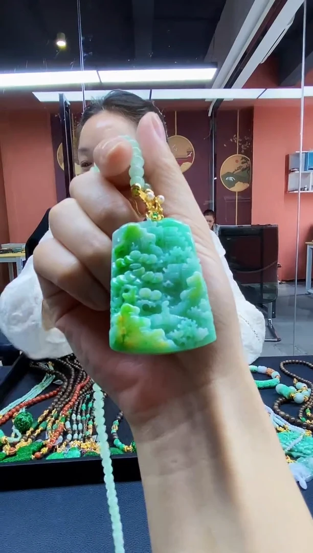 颈饰未镶嵌翡翠吊坠
