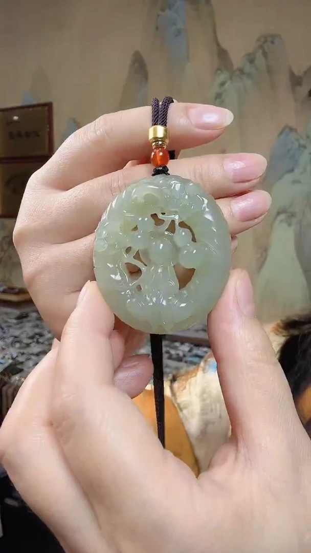 颈饰未镶嵌和田玉.