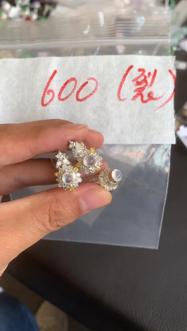 未镶嵌定制翡翠缅甸A货翡翠，拍一发一