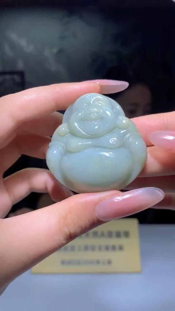 翡翠未镶嵌颈饰多样性发其一