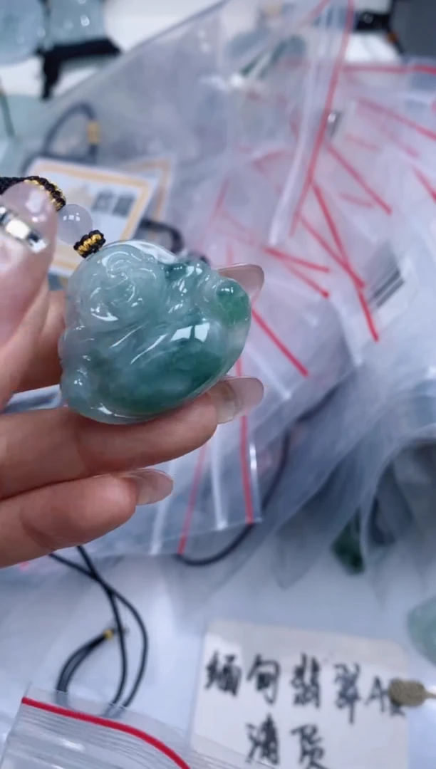 颈饰未镶嵌翡翠吊坠