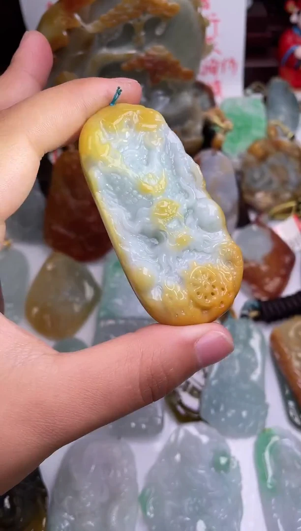 颈饰未镶嵌翡翠龙