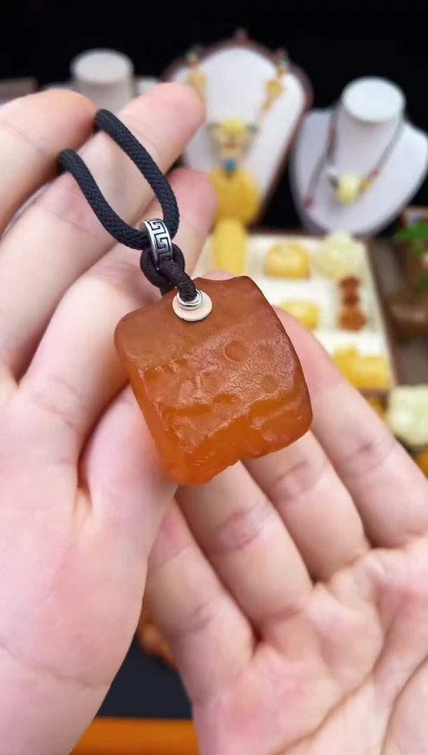 琥珀未镶嵌珠宝奇石柒月