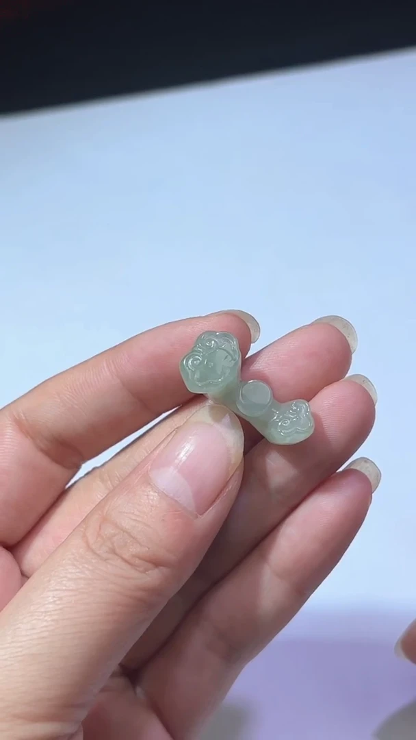 颈饰未镶嵌翡翠天然缅甸翡翠A货如意