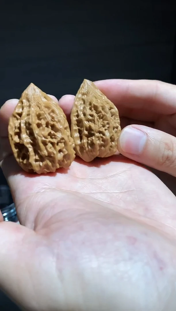 桃核把件微修打底瓷瓶鸭嘴36左右