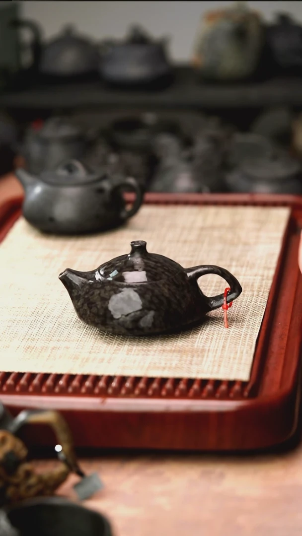 归玉堂冰碛岩重工雕刻斑斓鱼籽守智壶200cc