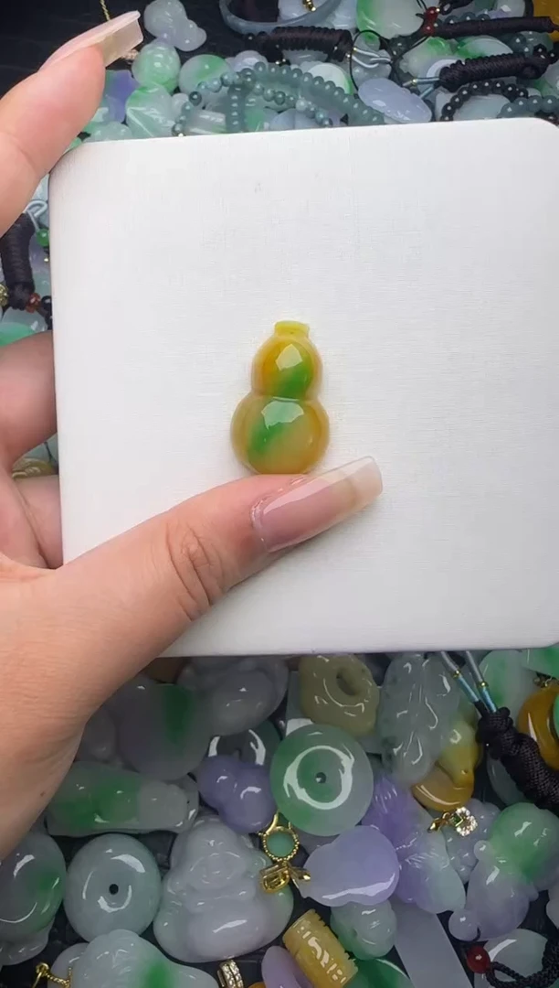 翡翠未镶嵌颈饰天然缅甸翡翠吊坠
