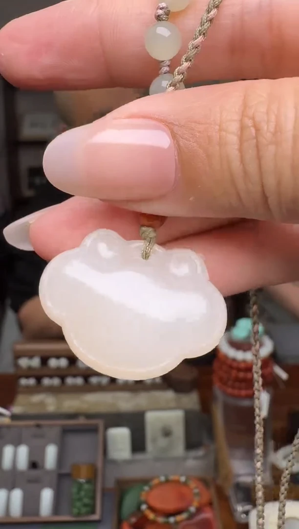 【闪购商品】和田玉挂件未镶嵌0076 微瑕   多样性发其一