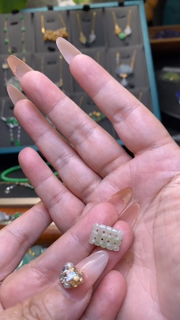颈饰未镶嵌翡翠净货38638