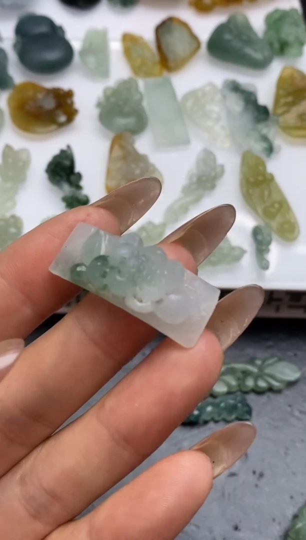 定制翡翠未镶嵌翡翠毛货~