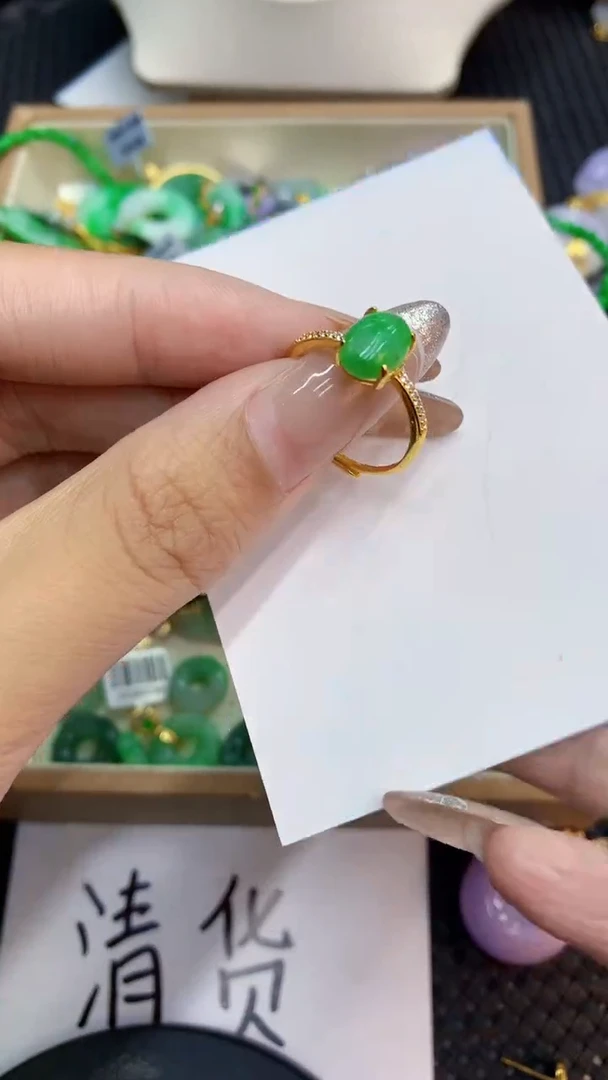 颈饰未镶嵌翡翠1