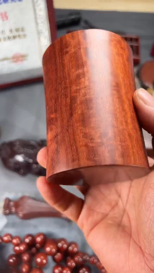 紫檀木类端景台赞比亚血檀小笔筒