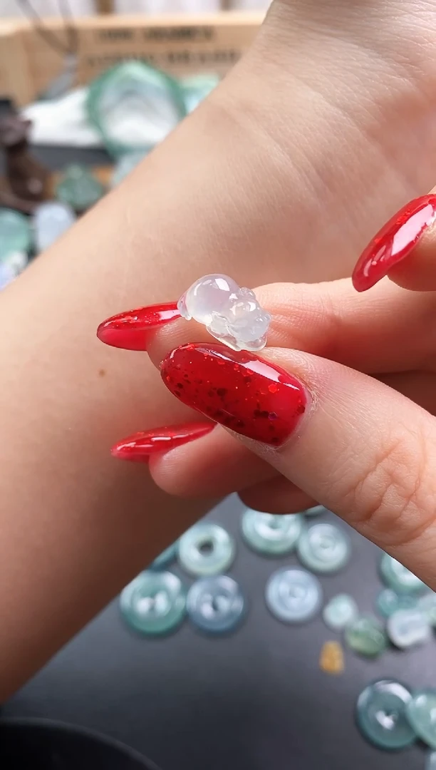 颈饰未镶嵌翡翠金蟾