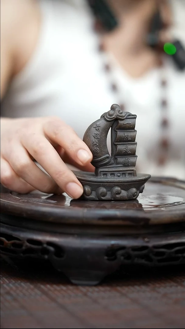 茶壶紫砂宜兴紫砂岁颐传砂精美创意茶宠