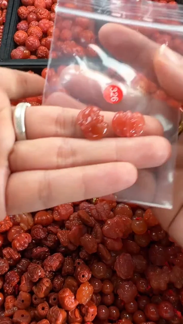 【闪购商品】南红玛瑙颈饰未镶嵌1