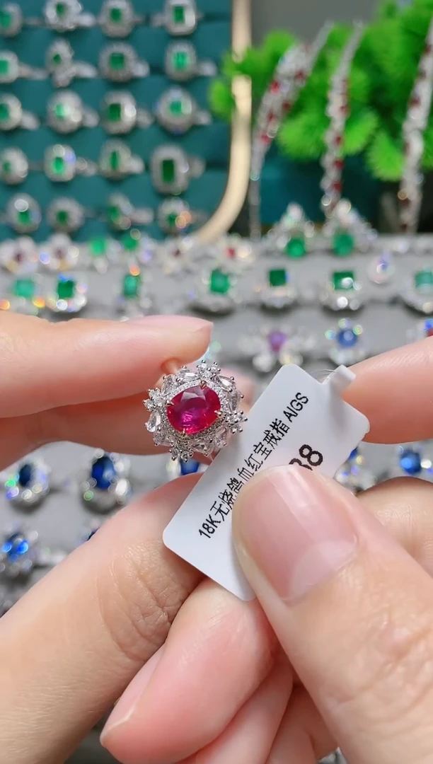 18K金镶嵌18K金戒指红宝石.