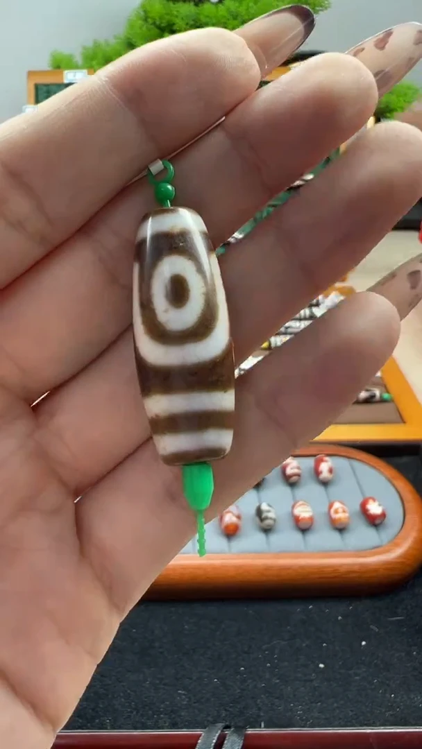 玛瑙/玉髓（覆膜）颈饰未镶嵌-**℃24.（微瑕）