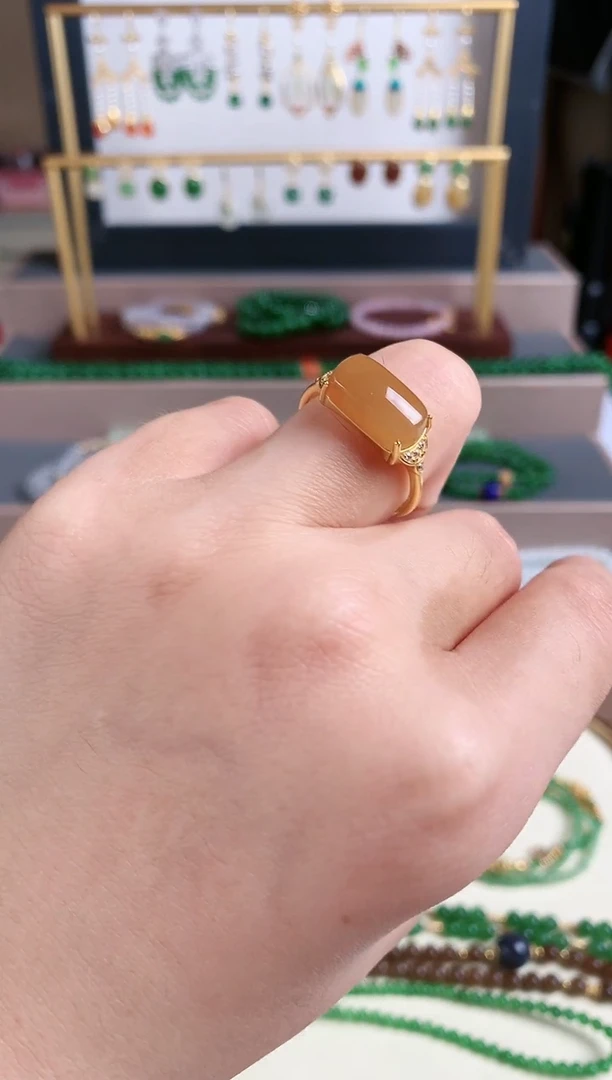 未镶嵌戒指和田玉1