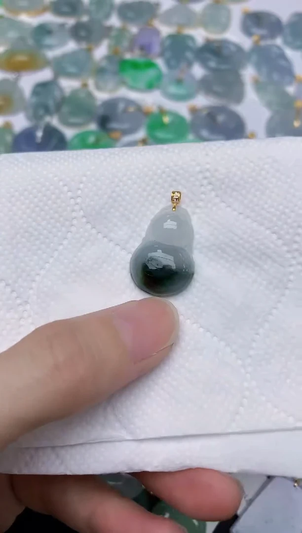 翡翠18K金镶嵌颈饰天然A货翡翠