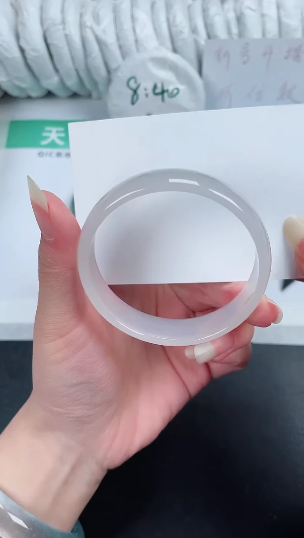 【闪购商品】石英质玉手镯未镶嵌9-58.5