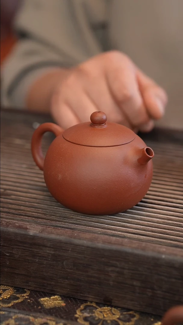 茶壶紫砂西施 北红赤铁 半手工 240cc