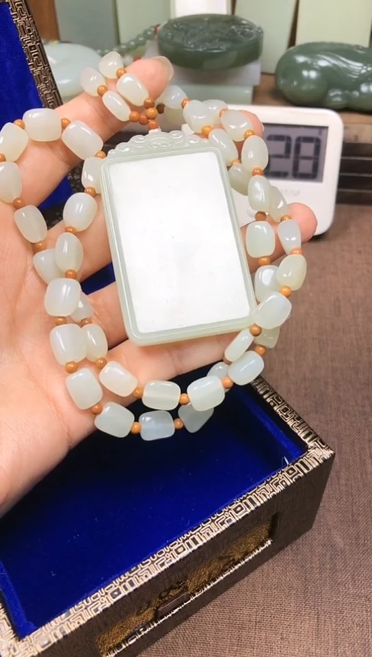 颈饰未镶嵌和田玉征*者征服者