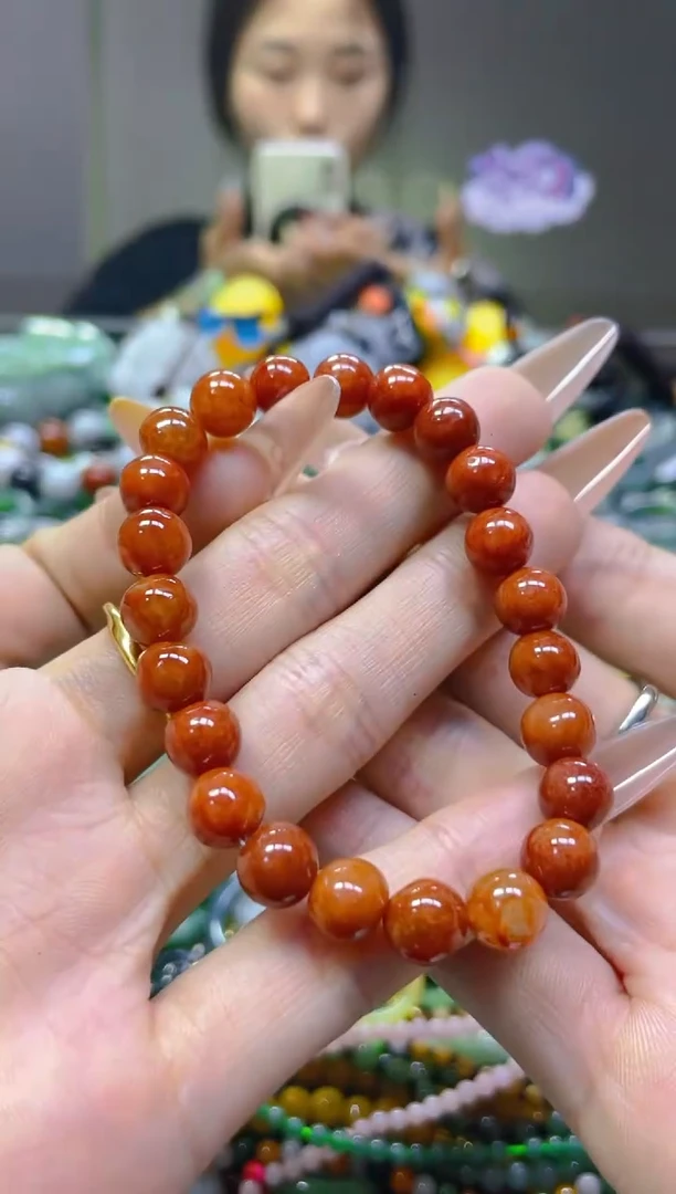 翡翠未镶嵌颈饰8MM/B/翡翠A货，一件也是批发价