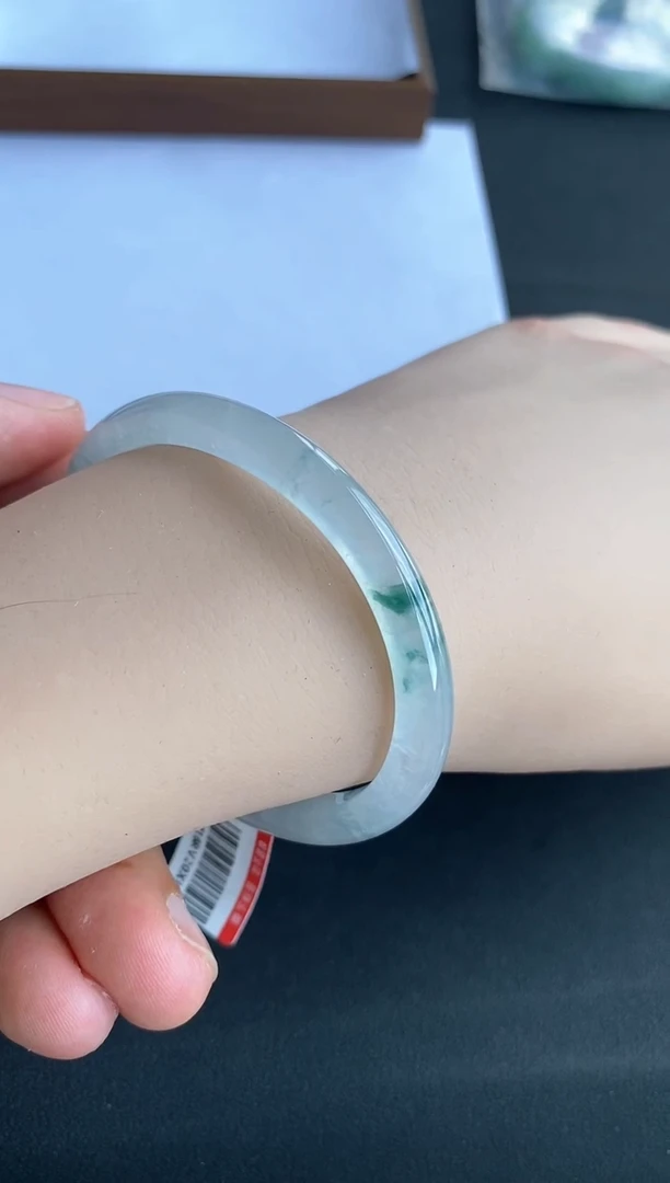 翡翠手镯未镶嵌30号53.2*46.7*6*6.2贵妃